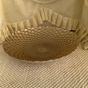 GLASS CENTERPIECE BOWL PEACOCK FEATURES DESIGN